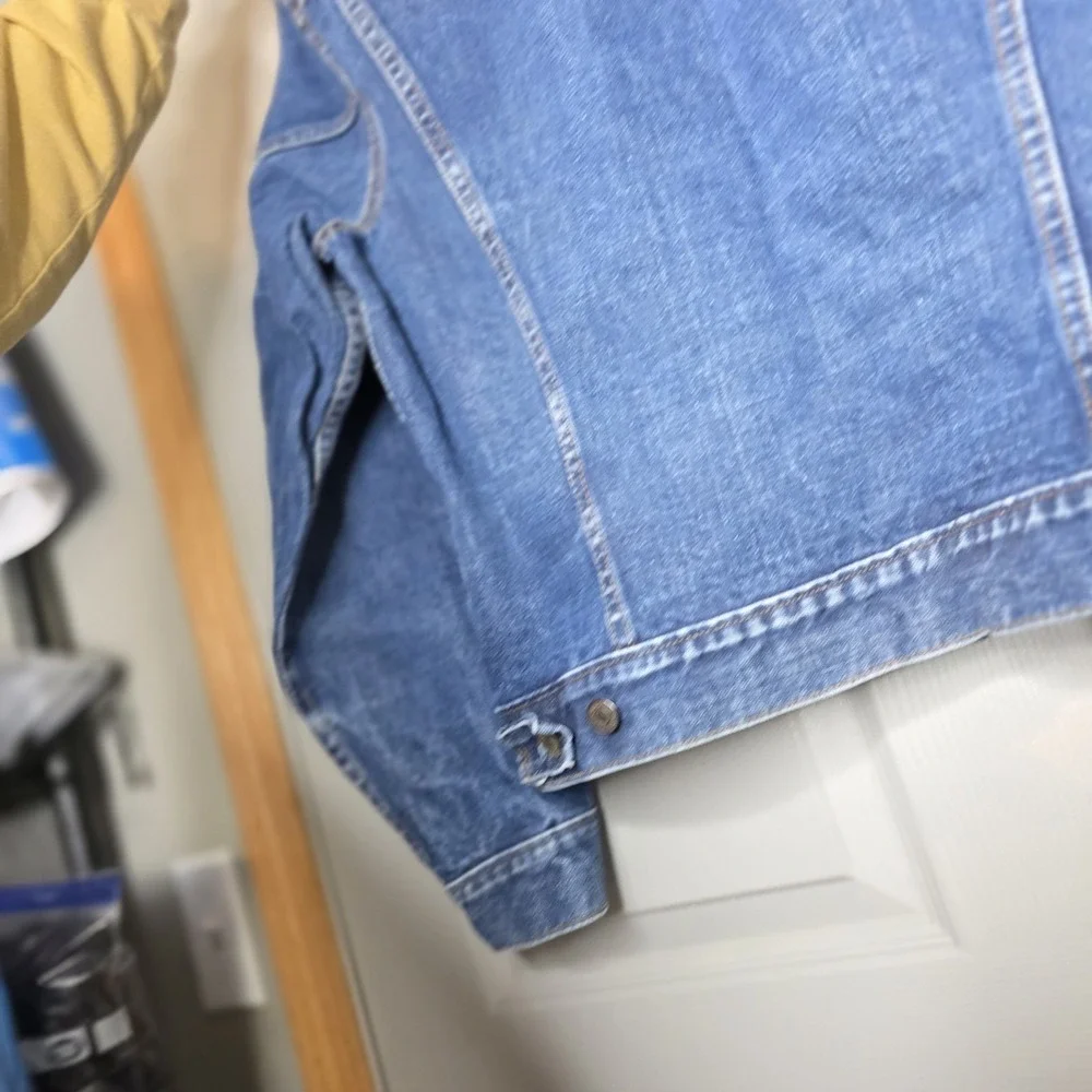 Vintage Levi's Type 3 Medium Blue Denim Trucker Jacket 70505 0217 USA Size 44 - Picture 7 of 11